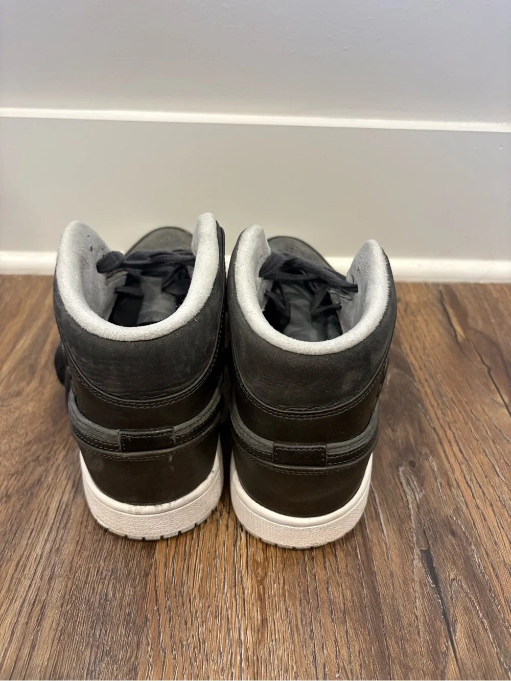 Nike Jordan 1 Men's Black High-Top Sneakers